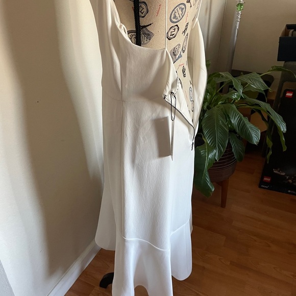 NWT -  Alice + Olivia Adrina Cowl-Neck Spaghetti-Strap High-Low Midi Dress - Picture 7 of 15
